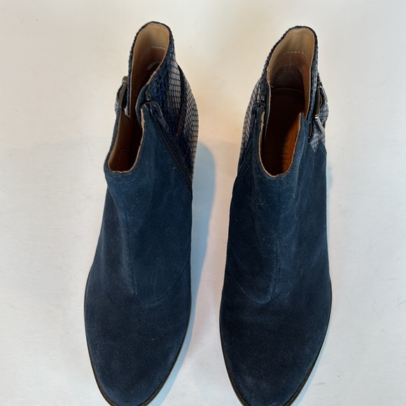 NWOT Vionic Naomi Snake in Blue. Size 8.5 - Picture 4 of 7